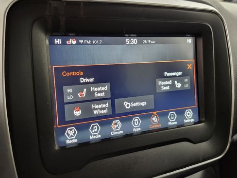 Used 2019 Jeep Renegade Latitude w/ Cold Weather Group image 7