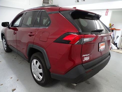 Used 2019 Toyota RAV4 LE image 16