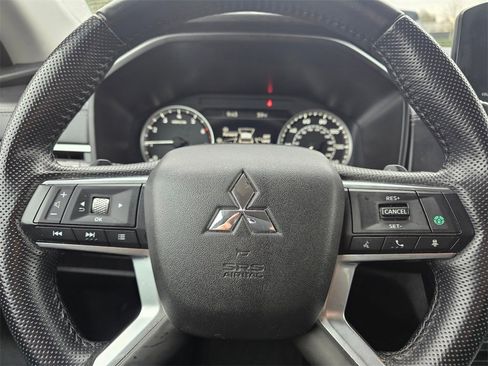 Used 2024 Mitsubishi Outlander SE image 21