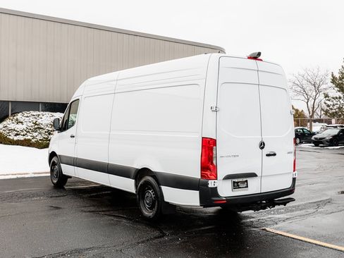 Used 2024 Mercedes-Benz Sprinter 2500 image 23