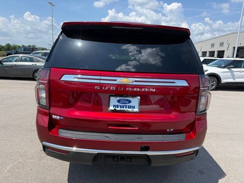 Used 2023 Chevrolet Suburban LT RWD image 34