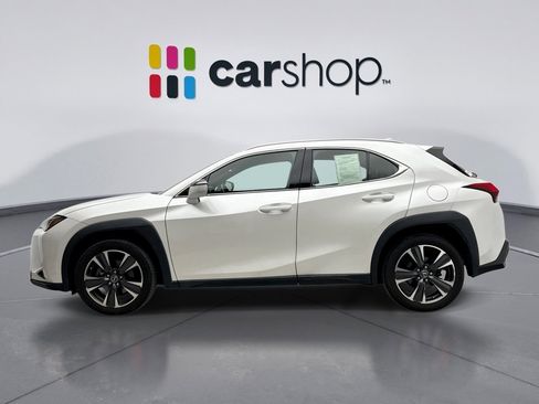 Used 2022 Lexus UX 200 image 2