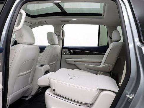 New 2026 Buick Enclave Avenir w/ Super Cruise Package image 13