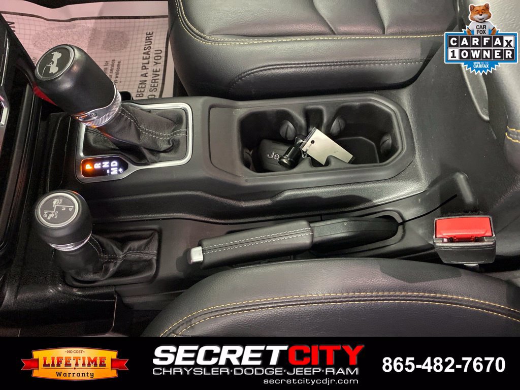 Used 2024 Jeep Wrangler Unlimited Sahara AWD/4WD image 24