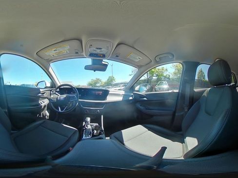 Used 2025 Buick Encore GX Preferred AWD/4WD image 37
