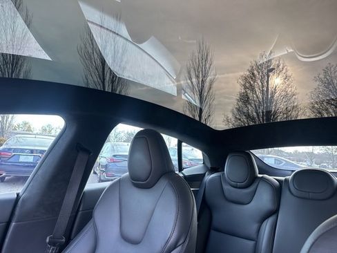 Used 2022 Tesla Model S image 33