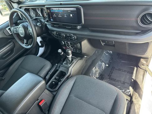 Used 2024 Jeep Wrangler Unlimited Rubicon image 37