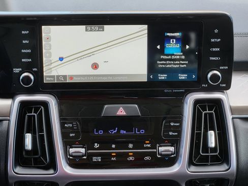 Certified 2023 Kia Sorento EX AWD/4WD image 19