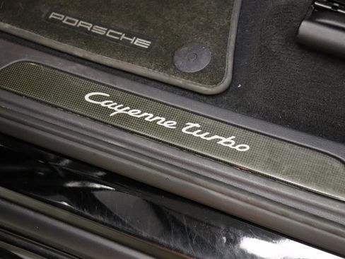 Used 2012 Porsche Cayenne Turbo image 11