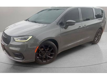 Used 2021 Chrysler Pacifica Touring-L w/ Premium & Safety Sphere Group