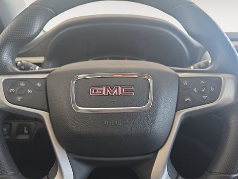 Used 2023 GMC Acadia SLE w/ Driver Convenience Package FWD image 11