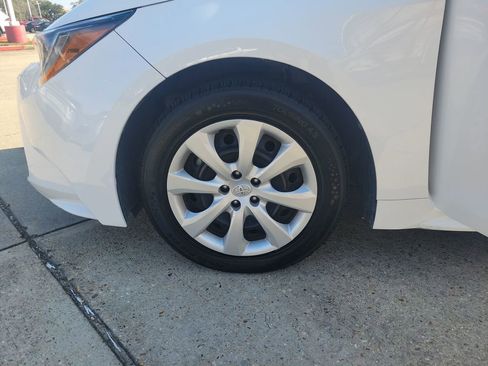 Used 2024 Toyota Corolla LE image 32