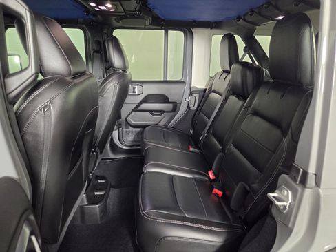 Used 2020 Jeep Wrangler Unlimited Sahara AWD/4WD image 23