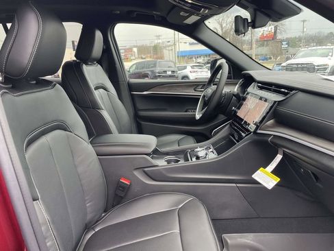 New 2026 Jeep Grand Cherokee Limited w/ Luxury Tech Group II AWD/4WD image 15
