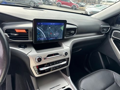 Used 2022 Ford Explorer XLT w/ Equipment Group 202A image 29