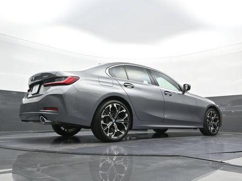 Used 2025 BMW 330i xDrive Sedan AWD/4WD image 27
