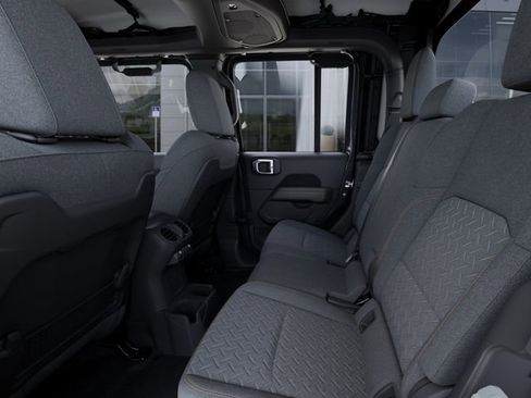 New 2026 Jeep Gladiator Mojave w/ Safety Group image 23