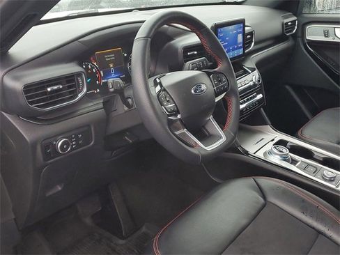 Certified 2023 Ford Explorer ST-Line w/ Class IV Trailer Tow Package image 13