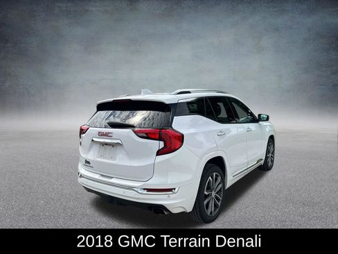 Used 2018 GMC Terrain Denali w/ Driver Alert Package II FWD image 3