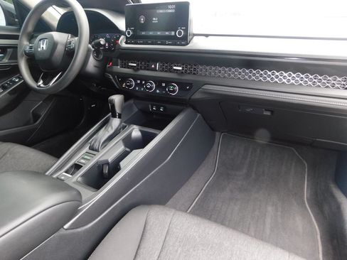 Used 2025 Honda Accord SE image 19