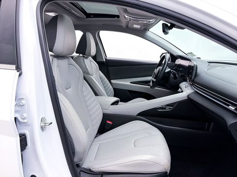Used 2024 Hyundai Elantra Limited FWD image 36