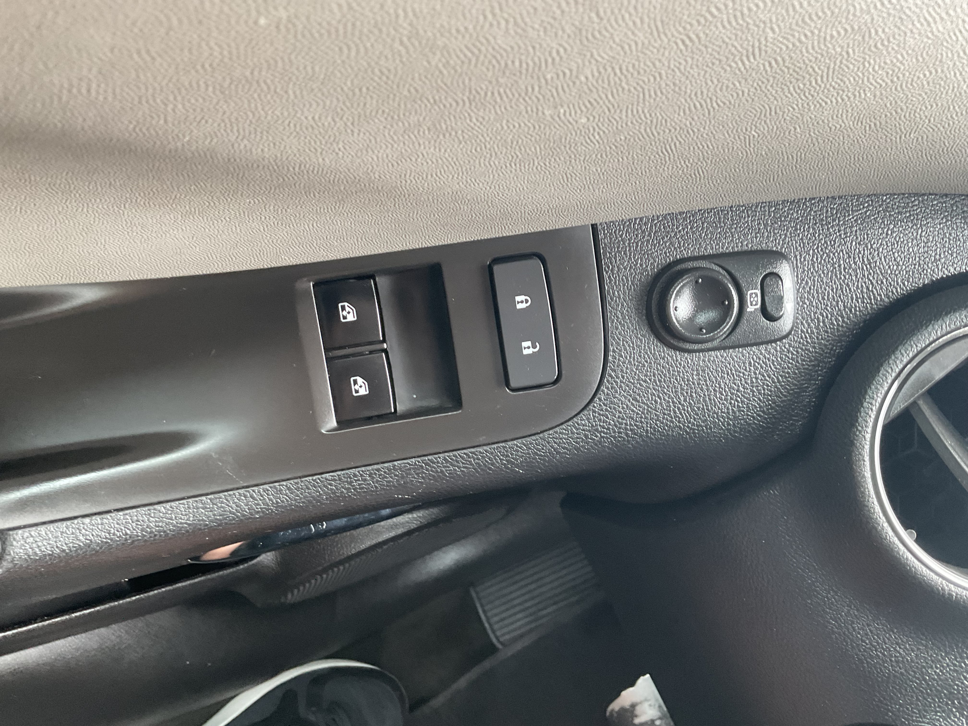 Used 2013 Chevrolet Camaro LS RWD image 12