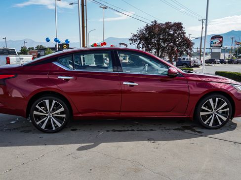 Used 2021 Nissan Altima 2.5 Platinum AWD/4WD image 9