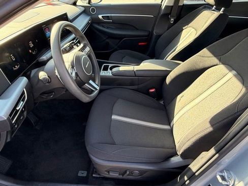 Used 2025 Hyundai Sonata SEL FWD image 9