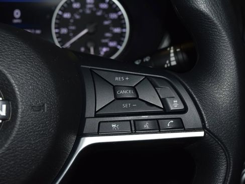 Used 2024 Nissan Sentra SV FWD image 9