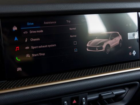 New 2025 Porsche Cayenne S image 33