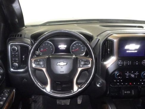 Used 2019 Chevrolet Silverado 1500 High Country image 9