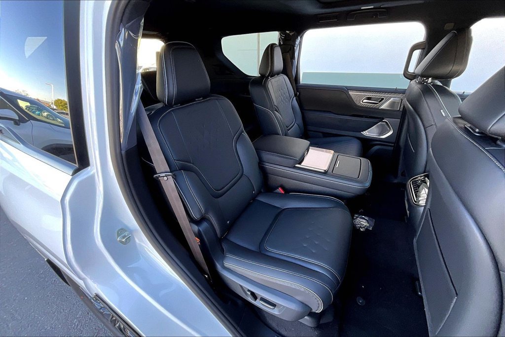 New 2026 INFINITI QX80 Autograph w/ Premium Cargo Package AWD/4WD image 10