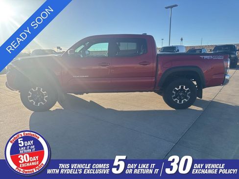 Used 2023 Toyota Tacoma TRD Off-Road image 2
