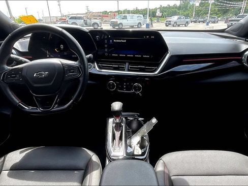 Used 2025 Chevrolet Trax RS w/ Driver Confidence Package FWD image 5