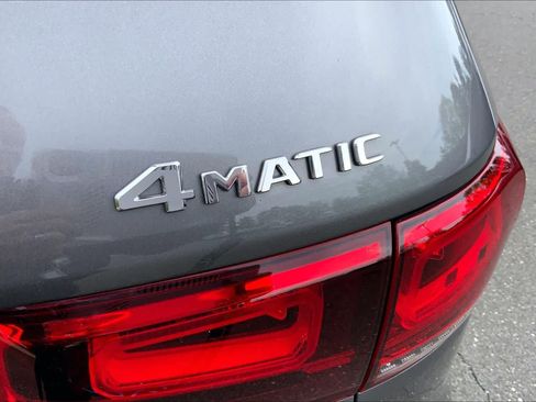 Used 2023 Mercedes-Benz GLB 250 4MATIC image 32