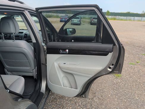 Used 2011 Kia Sorento LX FWD image 30