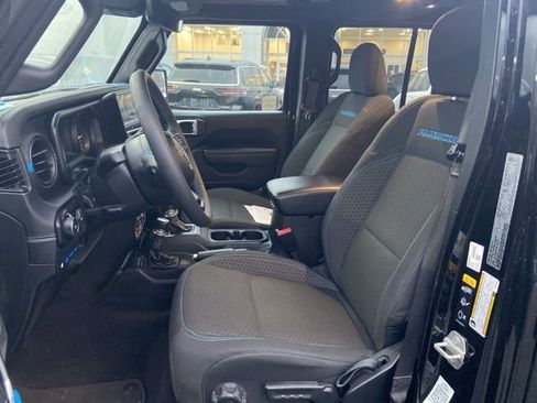 Used 2024 Jeep Wrangler Unlimited Rubicon 4xe w/ Technology Group image 12