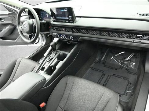 Used 2023 Honda Accord EX image 25