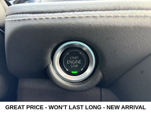 Used 2025 Chevrolet Suburban Z71 image 10