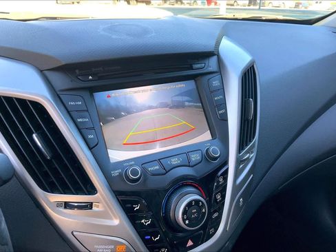 Used 2013 Hyundai Veloster w/ Style Pkg image 25