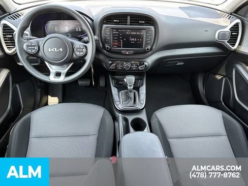Used 2025 Kia Soul LX w/ LX Technology Package FWD image 27
