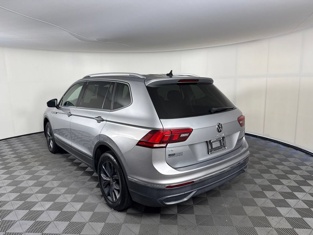 Used 2023 Volkswagen Tiguan SE AWD/4WD image 3
