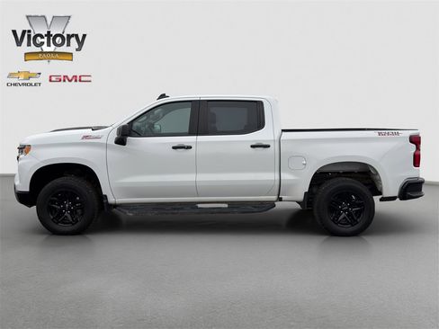 Used 2022 Chevrolet Silverado 1500 LT Trail Boss w/ LPO, Dark Essentials Package image 3