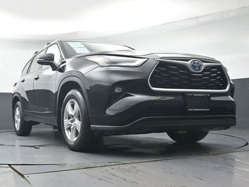 Used 2023 Toyota Highlander LE image 39