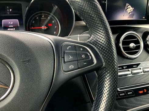 Used 2019 Mercedes-Benz GLC 300 4MATIC image 23