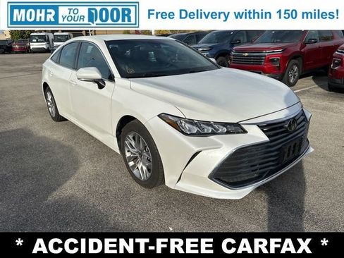 Used 2022 Toyota Avalon XLE image 3