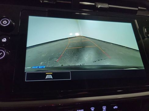 Used 2022 Chevrolet Bolt EUV LT w/ Comfort Package image 18