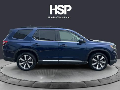 Used 2023 Honda Pilot Touring image 6