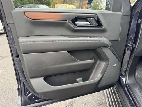 New 2026 GMC Yukon Denali image 6