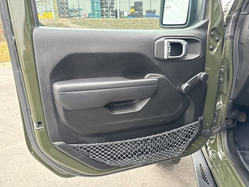 Certified 2023 Jeep Gladiator Sport image 15